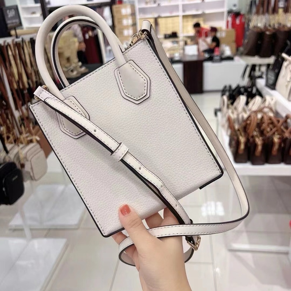 NWT Michael Kors Mercer Extra-Small LT Cream Pale Leather Crossbody Bag - Picture 3 of 8